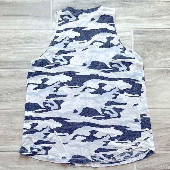 Monrow Denim Blue Camo Tank Top Size Small - Picture 4 of 4
